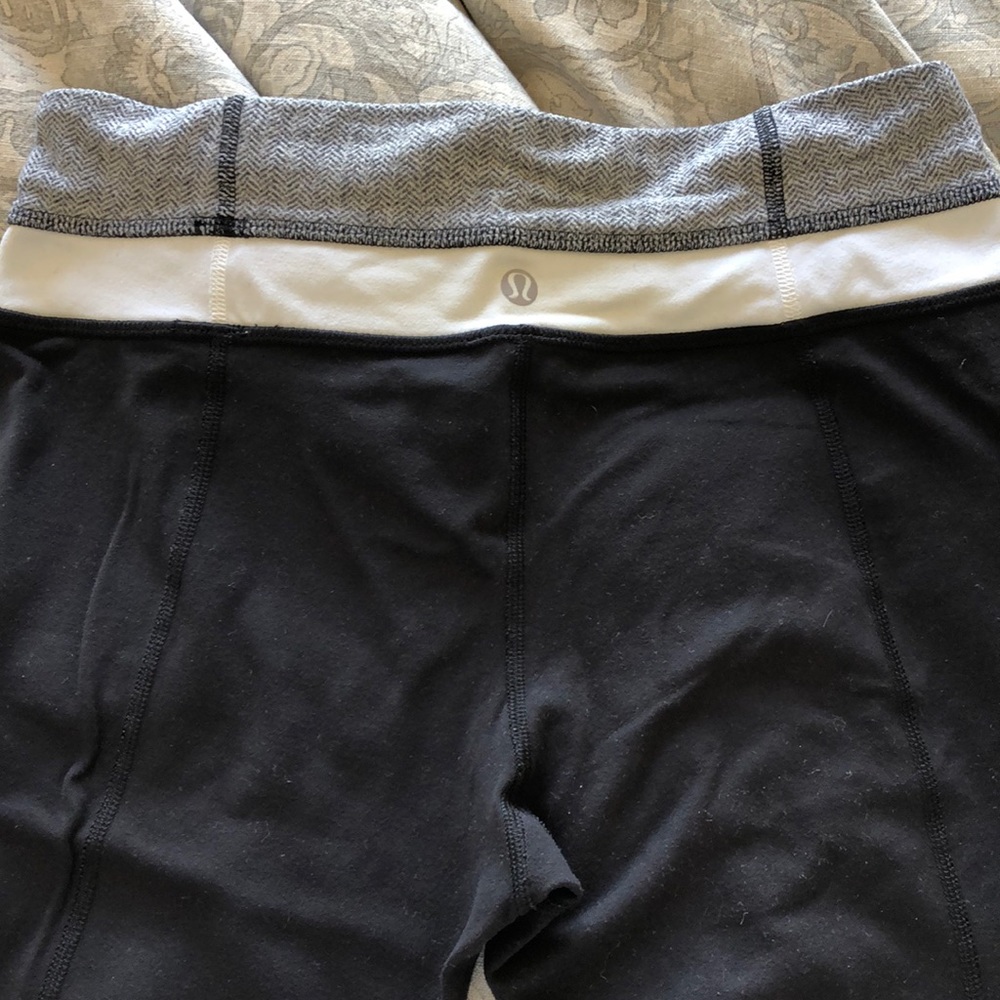 Lululemon yoga pants bootcut size 6